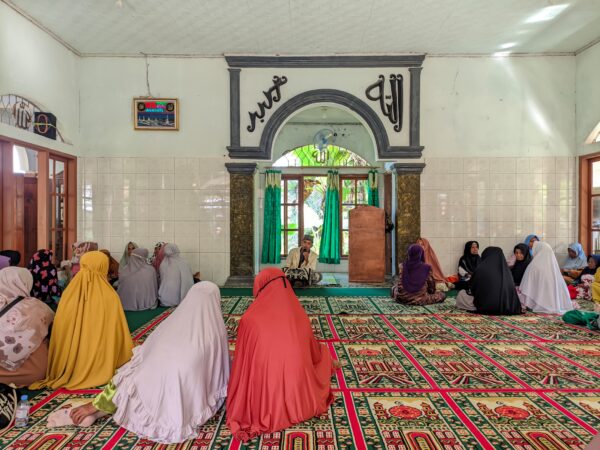Rutinan Jum'at pagi: ngaji kitab Kimiyaus sa'adah